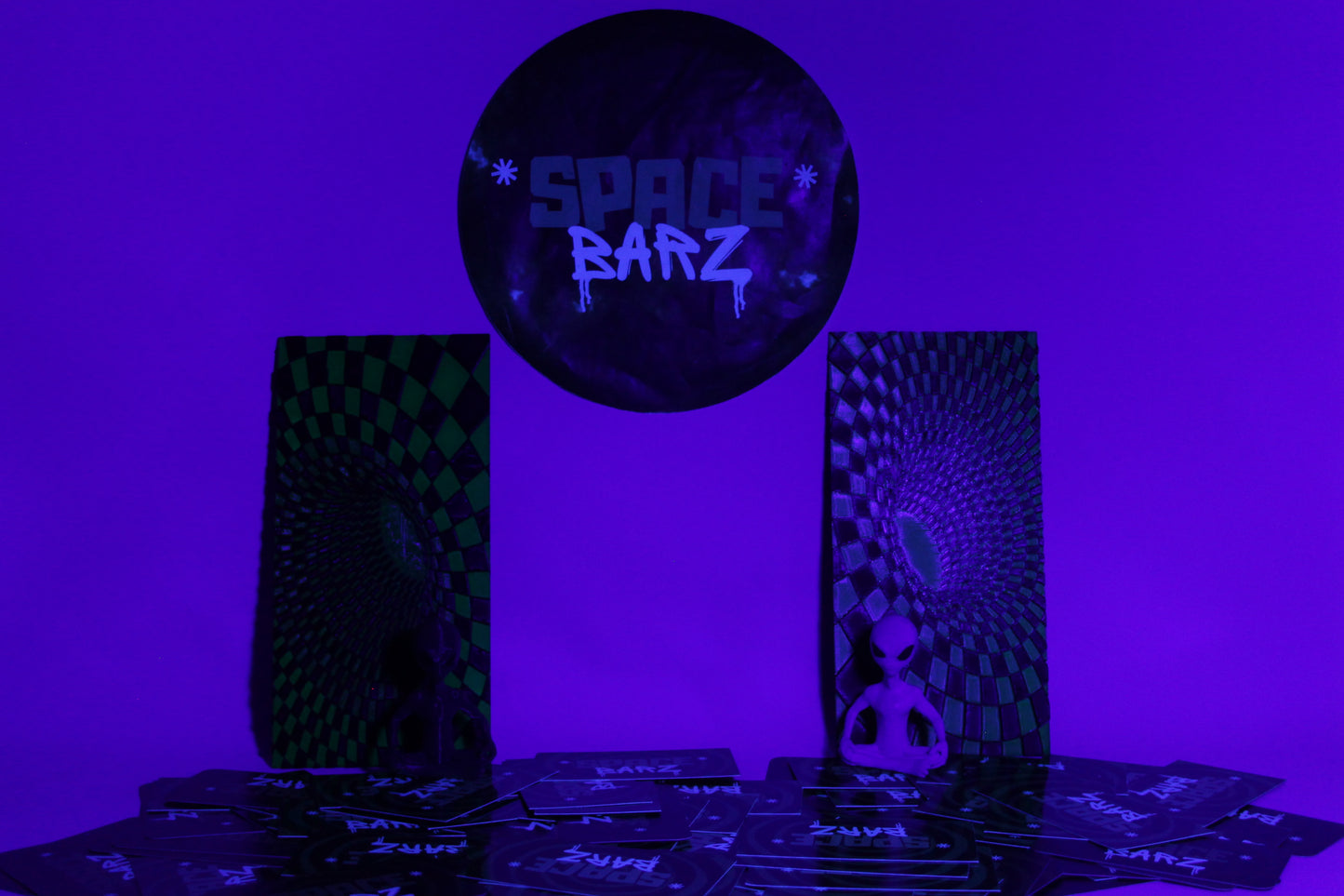 Alien Figurines | Cosmic Crew Member